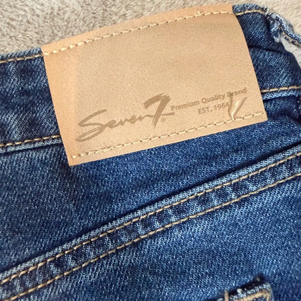 Seven7 Loose Straight Leg‎ Jeans Womens Size 4 Dark Wash Denim Stretch Blue